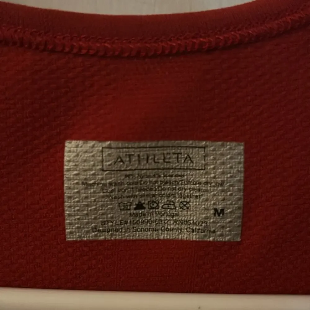 Athleta Red Crewveck Activewear Top M Athleisure Sportswear Casual Cherry Girl